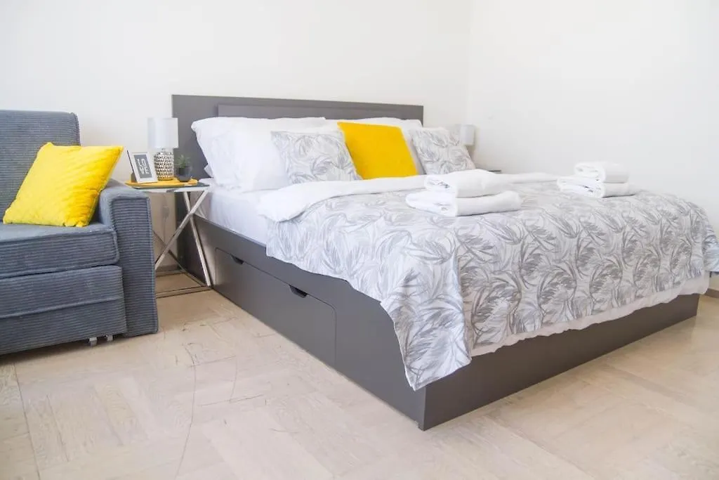 Luxury Apartment Near Charles Bridge Praga